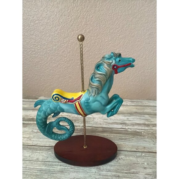 The Franklin Mint Treasury of Carousel Seahorse Figurine NEW - Picture 3 of 12
